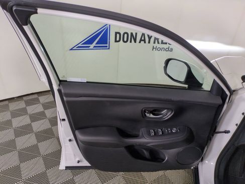 New 2026 Honda HR-V EX-L image 10