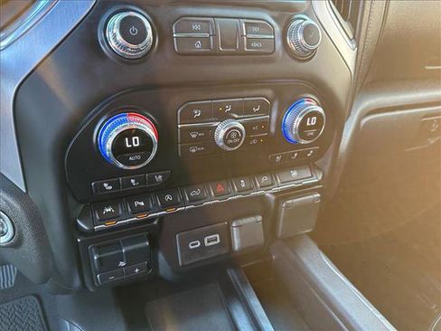 Used 2020 GMC Sierra 1500 SLT image 21