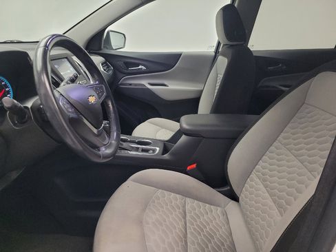 Used 2018 Chevrolet Equinox LT image 17