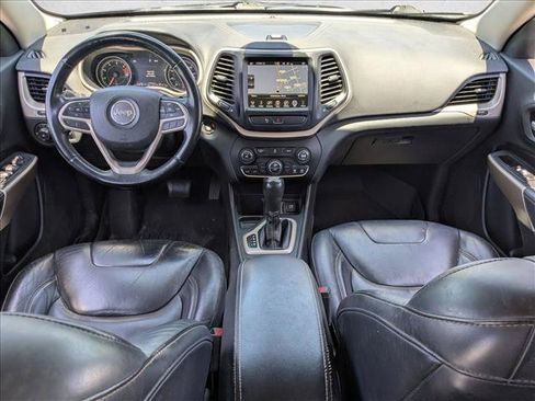 Used 2017 Jeep Cherokee Limited FWD image 14