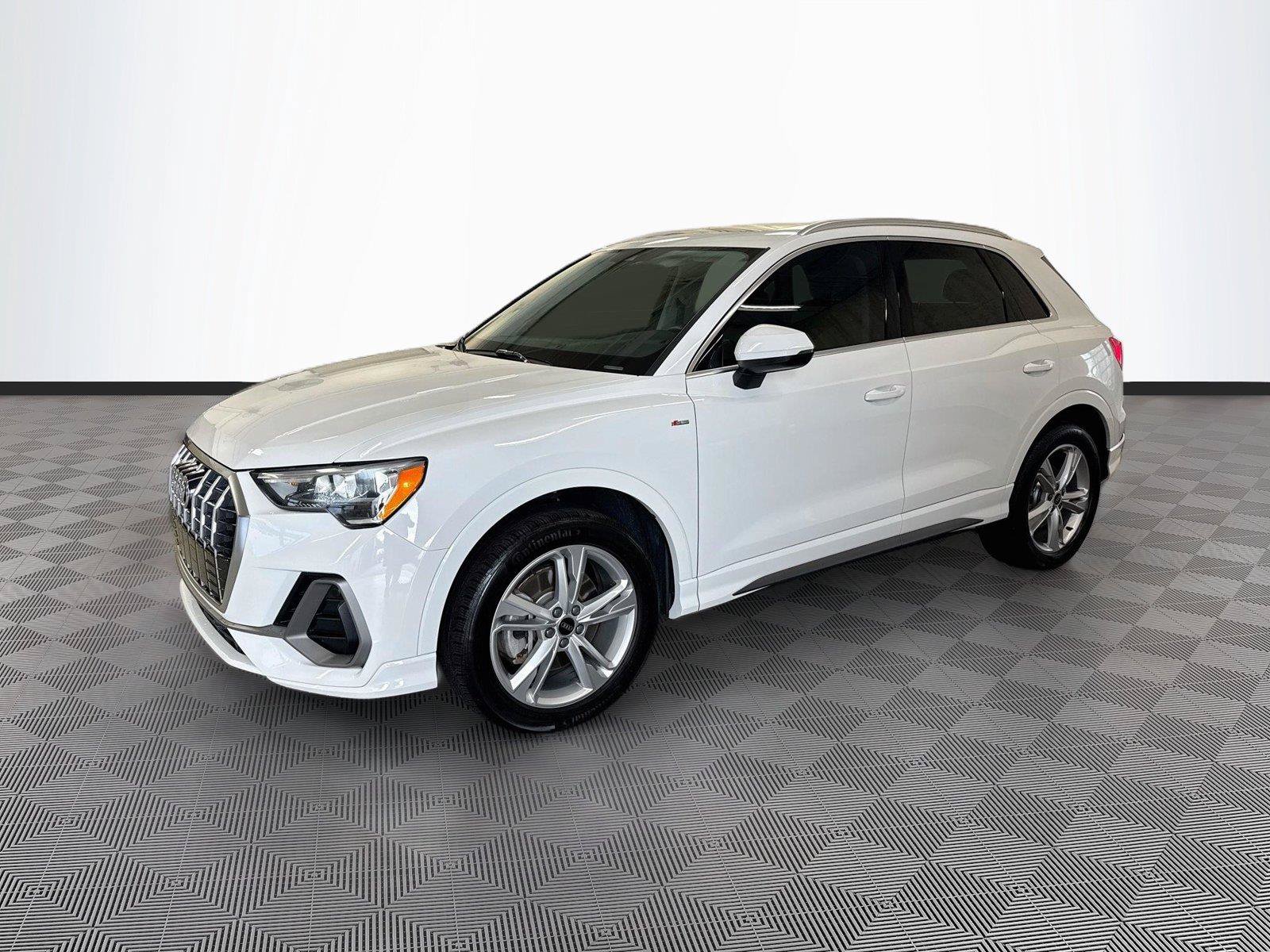 Used 2022 Audi Q3 2.0T Premium w/ Convenience Package AWD/4WD image 3
