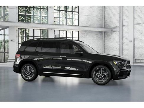 New 2026 Mercedes-Benz GLB 250 4MATIC image 14