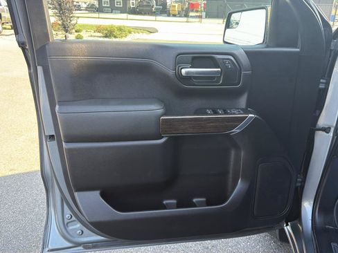 Used 2019 GMC Sierra 1500 SLE w/ SLE Value Package AWD/4WD image 8
