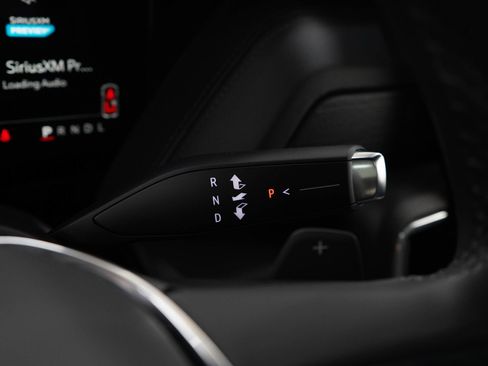 Used 2025 GMC Yukon Denali w/ Sun & Power Step Package AWD/4WD image 23