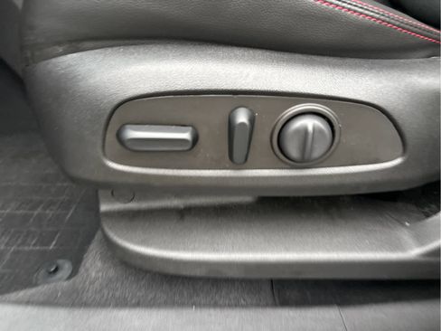 Certified 2022 Chevrolet Equinox RS w/ RS Leather Package image 10