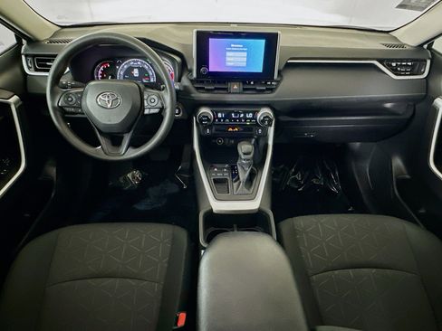 Used 2024 Toyota RAV4 XLE FWD image 27