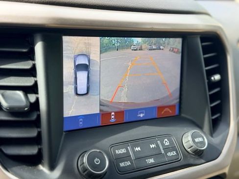 Used 2018 GMC Acadia Denali w/ Technology Package FWD image 15