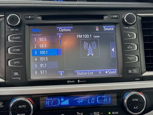 Used 2015 Toyota Highlander Limited image 14