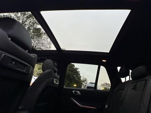 Used 2022 BMW X5 xDrive40i w/ Parking Assistance Package image 22