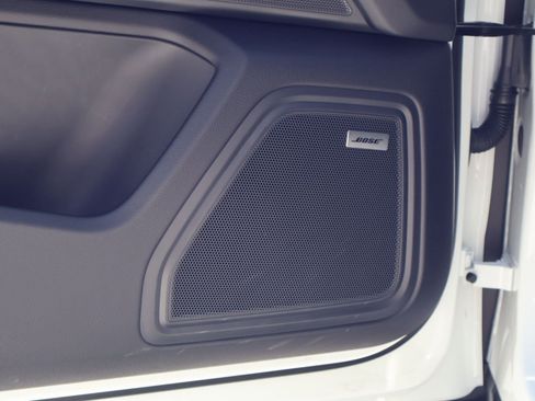 Certified 2026 Porsche Macan AWD/4WD image 13