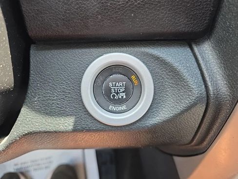 Used 2015 RAM 1500 Laramie w/ Convenience Group AWD/4WD image 34