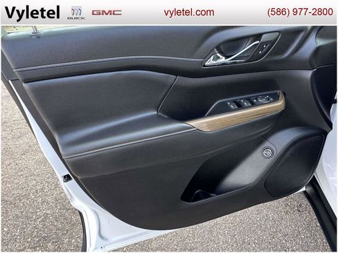 Certified 2023 GMC Acadia SLE w/ Driver Convenience Package image 15