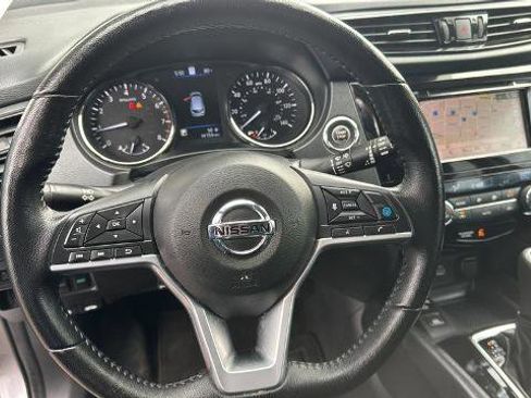 Used 2022 Nissan Rogue Sport SL FWD image 13