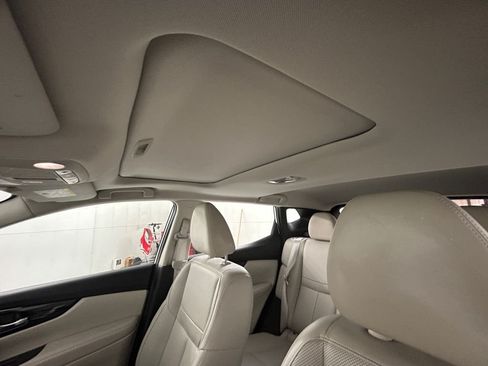 Used 2021 Nissan Rogue Sport SL w/ Premium Package FWD image 25