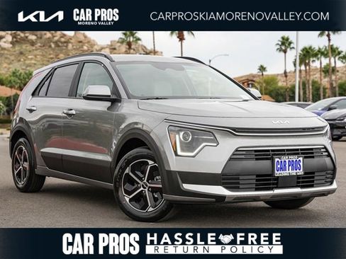 New 2025 Kia Niro EX image 1