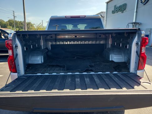 Used 2022 Chevrolet Silverado 1500 Custom w/ LPO, Dark Essentials Package RWD image 8