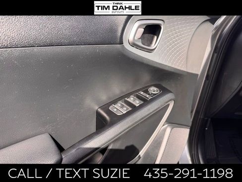 Used 2025 Kia Soul LX w/ LX Technology Package FWD image 10