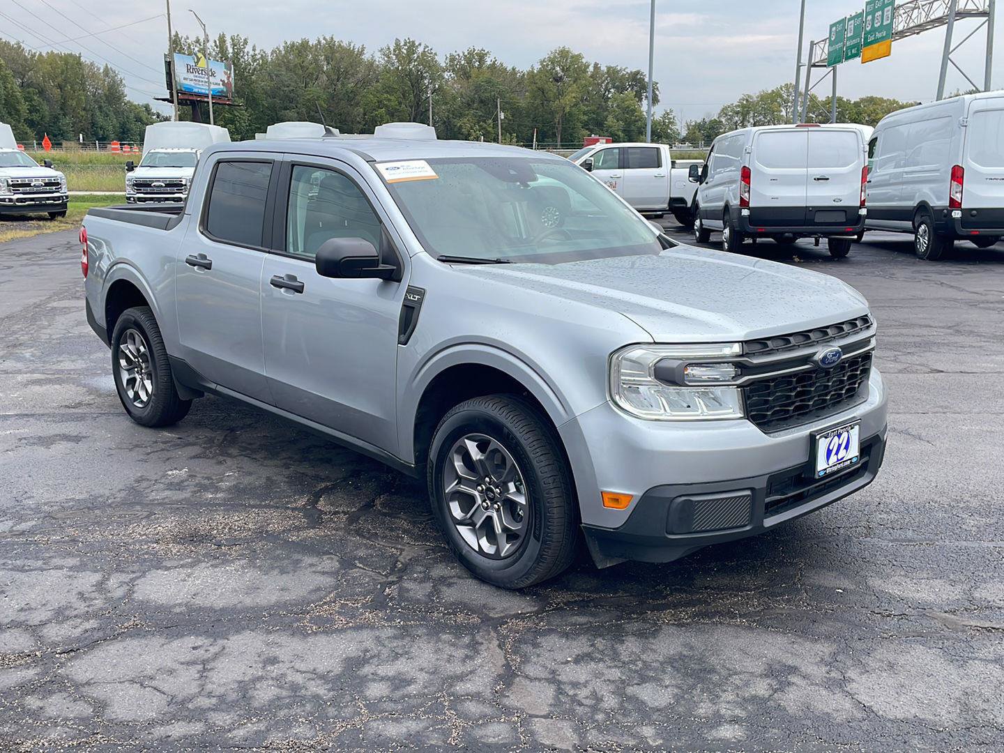 Used 2022 Ford Maverick XLT FWD image 7