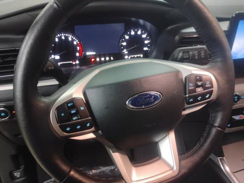 Used 2024 Ford Explorer XLT w/ Equipment Group 202A image 13