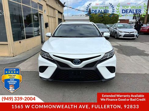 Used 2018 Toyota Camry SE w/ Audio Package FWD image 5