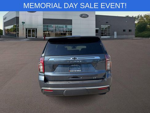 Used 2021 Chevrolet Tahoe LT w/ LT Signature Package AWD/4WD image 8