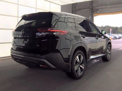 Used 2023 Nissan Rogue SL FWD image 8