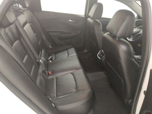 Used 2019 Chevrolet Malibu LT w/ Leather Package FWD image 19