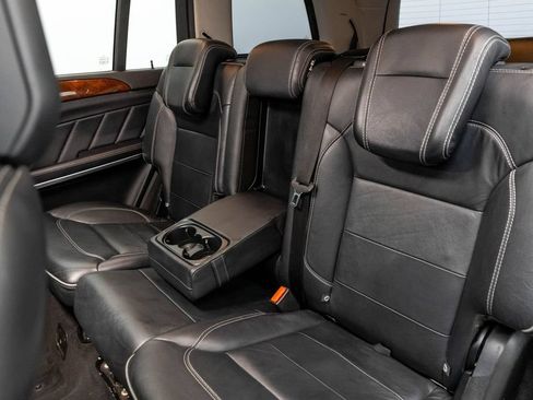 Used 2014 Mercedes-Benz GL 550 4MATIC image 37