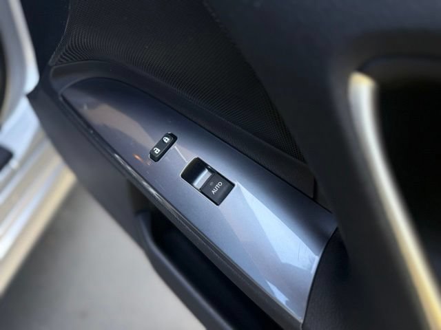 Used 2013 Lexus IS 250C w/ F-Sport Pkg w/Summer Tires RWD image 20