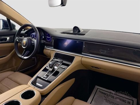 Used 2023 Porsche Panamera 4 Platinum Edition AWD/4WD image 31