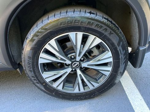 Used 2023 Nissan Rogue SV image 23