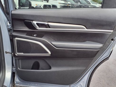 Used 2020 Kia Telluride LX FWD image 15