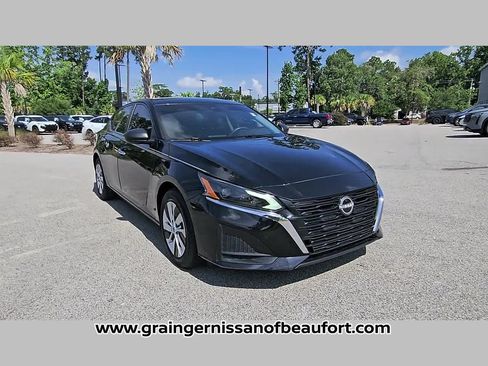 Used 2024 Nissan Altima 2.5 S FWD image 17