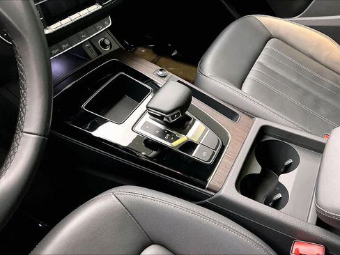 Used 2023 Audi Q5 2.0T Premium w/ Convenience Package image 16