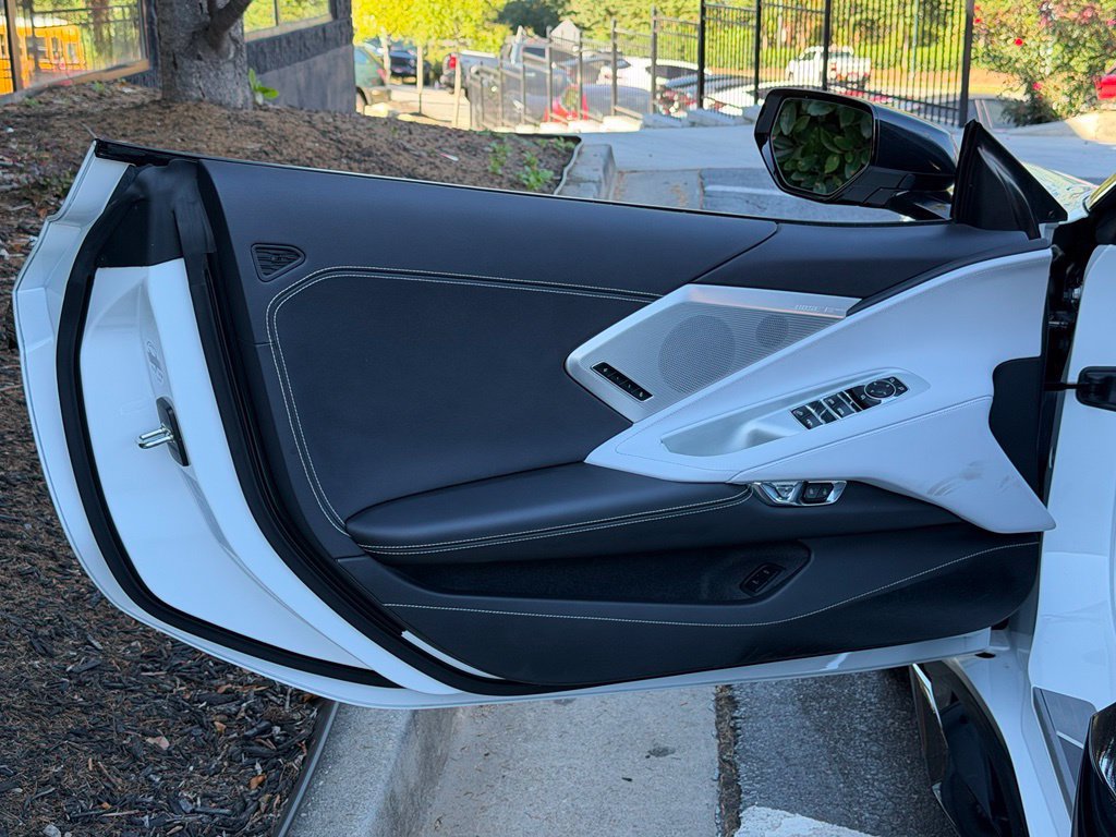 Used 2025 Chevrolet Corvette Z06 RWD image 27