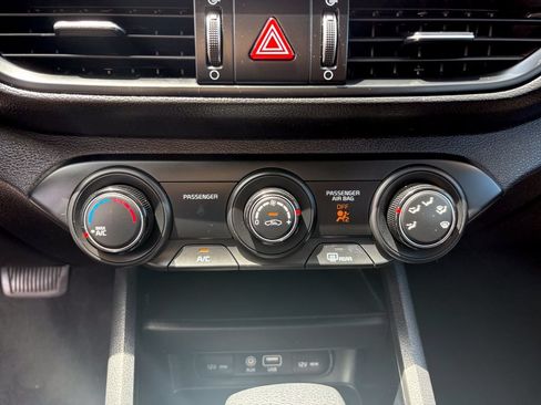 Certified 2021 Kia Forte Sedan FWD image 23
