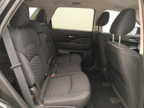 Used 2022 Nissan Pathfinder SV AWD/4WD image 19
