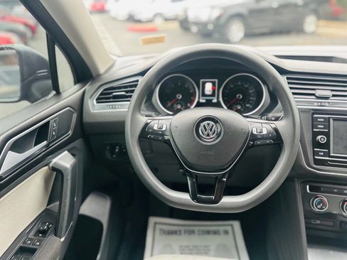 Used 2018 Volkswagen Tiguan S image 11