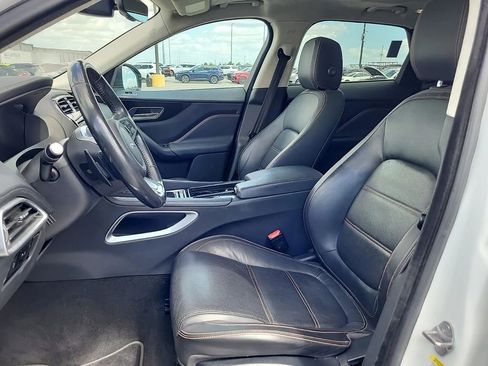 Used 2019 Jaguar F-PACE Prestige image 5