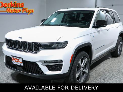 Used 2023 Jeep Grand Cherokee 4WD 4xe image 1