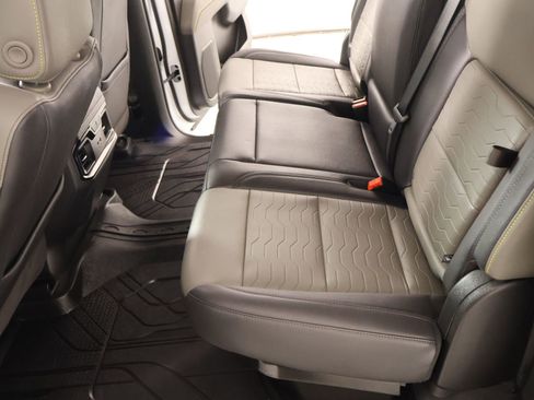 Used 2025 Chevrolet Silverado 1500 ZR2 w/ Technology Package image 14