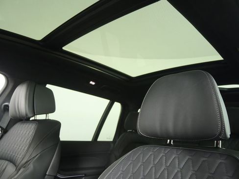 Certified 2026 BMW X7 M60i AWD/4WD image 11