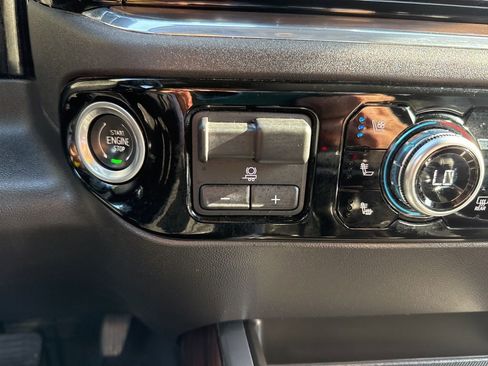 Used 2023 GMC Sierra 1500 SLT w/ SLT Premium Plus Package image 38