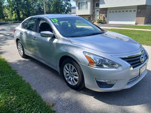 Used 2013 Nissan Altima 2.5 S FWD image 4