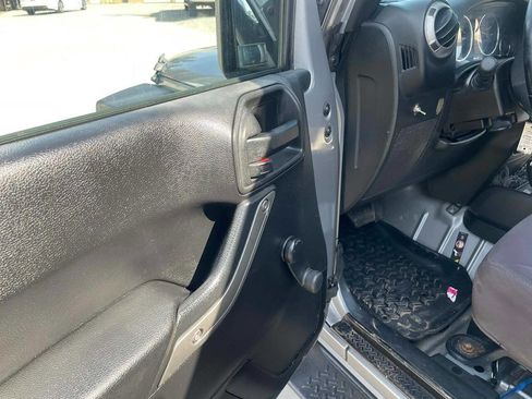 Used 2015 Jeep Wrangler Unlimited Sport w/ Connectivity Group image 11