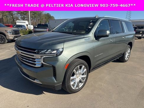 Used 2023 Chevrolet Suburban High Country image 3