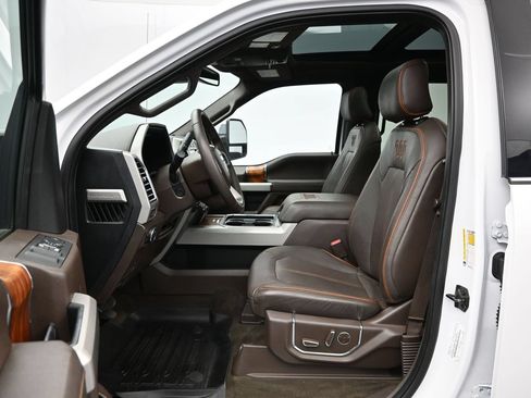 Used 2017 Ford F350 King Ranch w/ King Ranch Ultimate Package AWD/4WD image 9