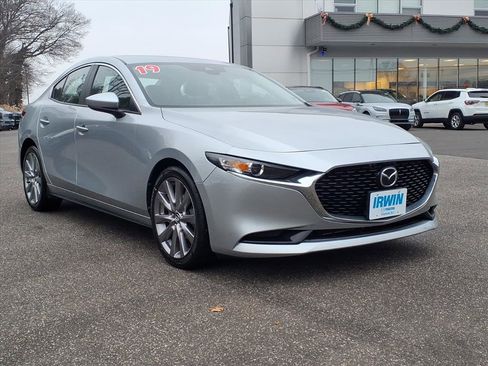 Used 2019 MAZDA MAZDA3 Preferred image 2