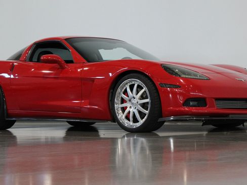 Used 2005 Chevrolet Corvette Coupe w/ Preferred Equipment Group RWD image 33