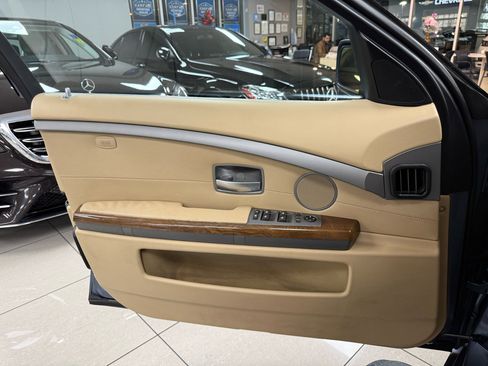 Used 2007 BMW 750Li image 9